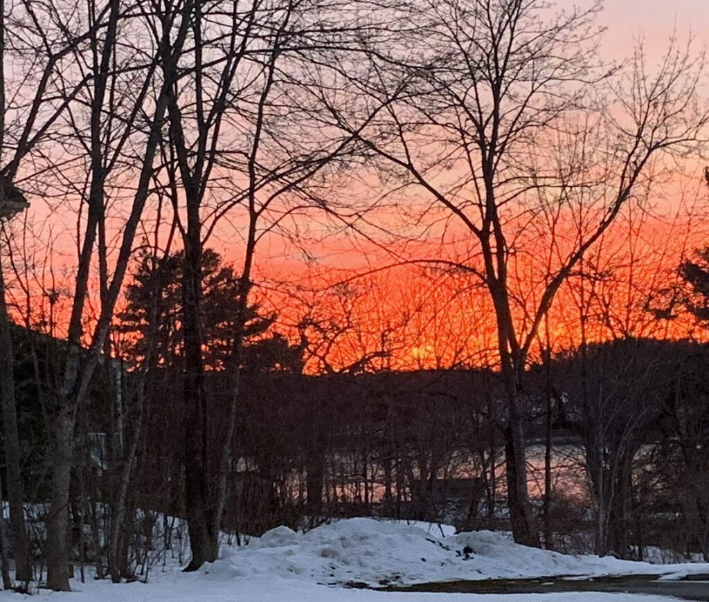 SUNSET DAMARISCOTTA, MAINE