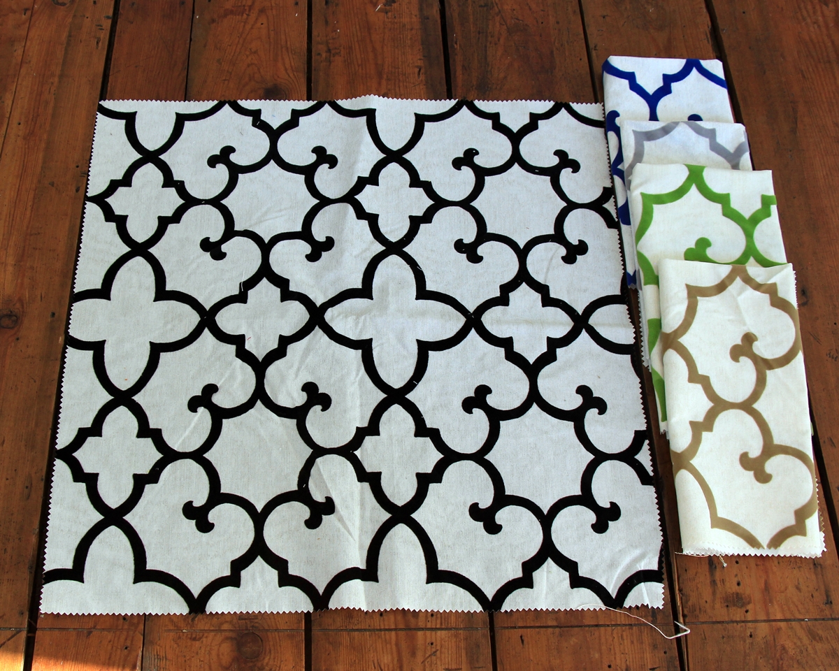 FLOCKED LATTICE FABRIC